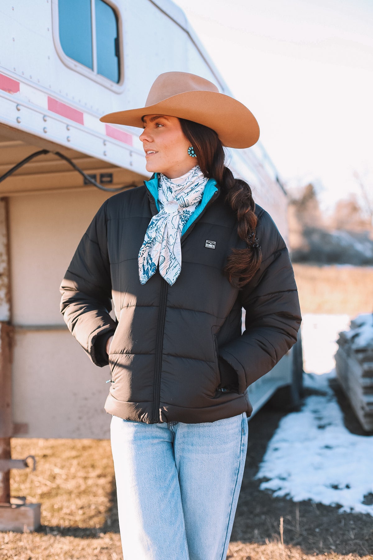 Kimes Ranch Valencia Puffy jacket in Black with a front zip and side pockets