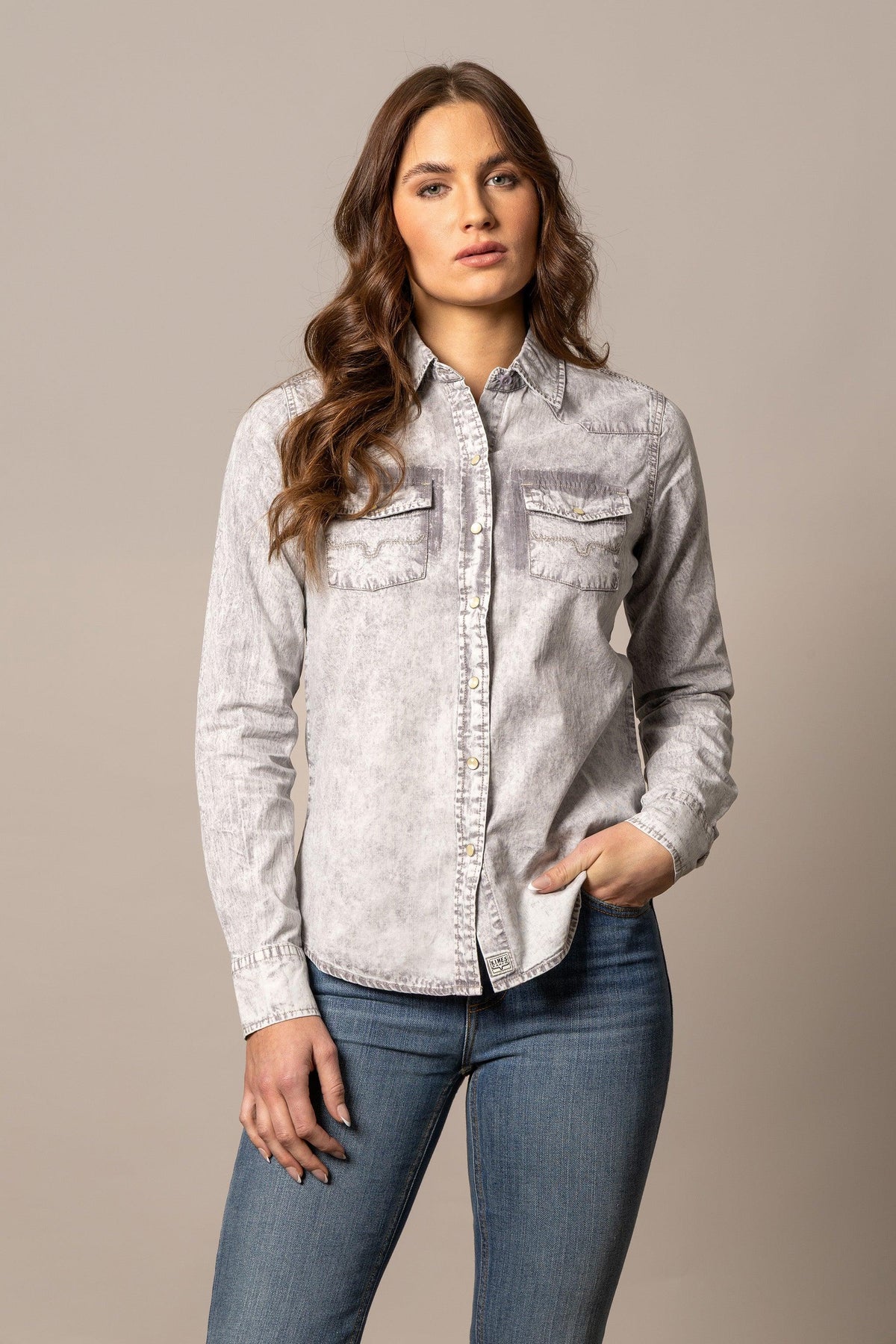 Kimes Ranch KC Tencel Top in Lt Grey with long sleeves and two chest pockets